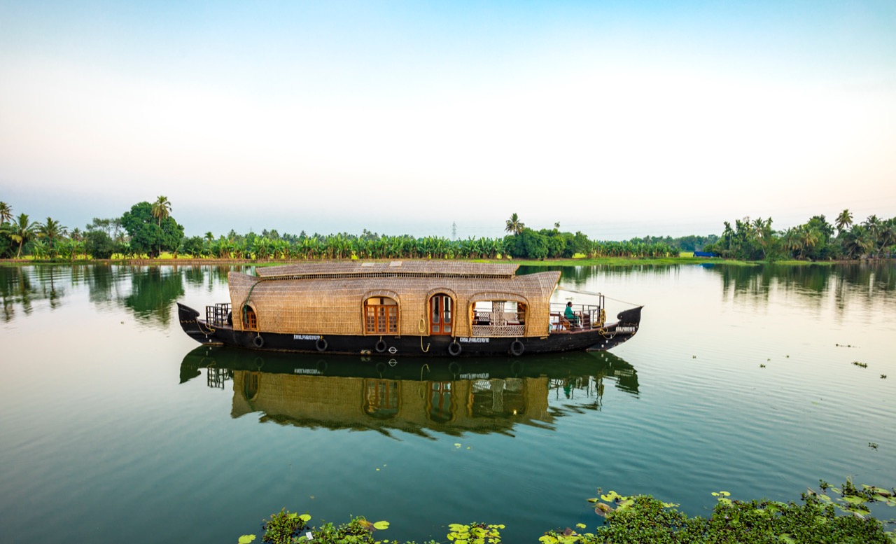 Lakes and Lagoons Houseboats